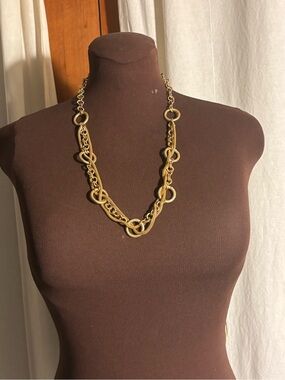 Textured Vintage Necklace-Gold Tone